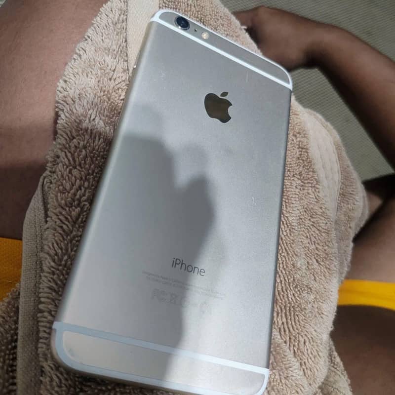 Apple iPhone 6S Plus 2