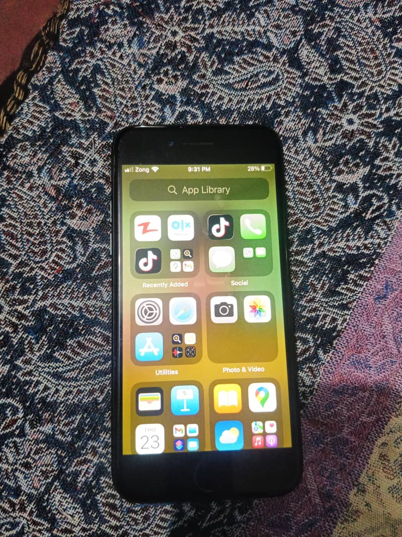Apple iPhone 7 Plus 0