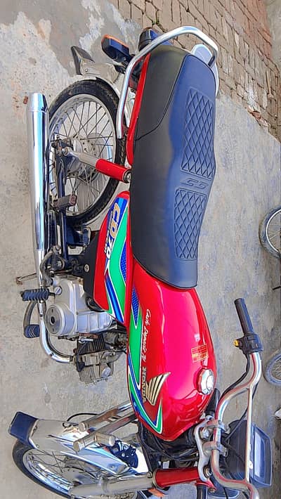 Honda CD 70 model 2018  red color