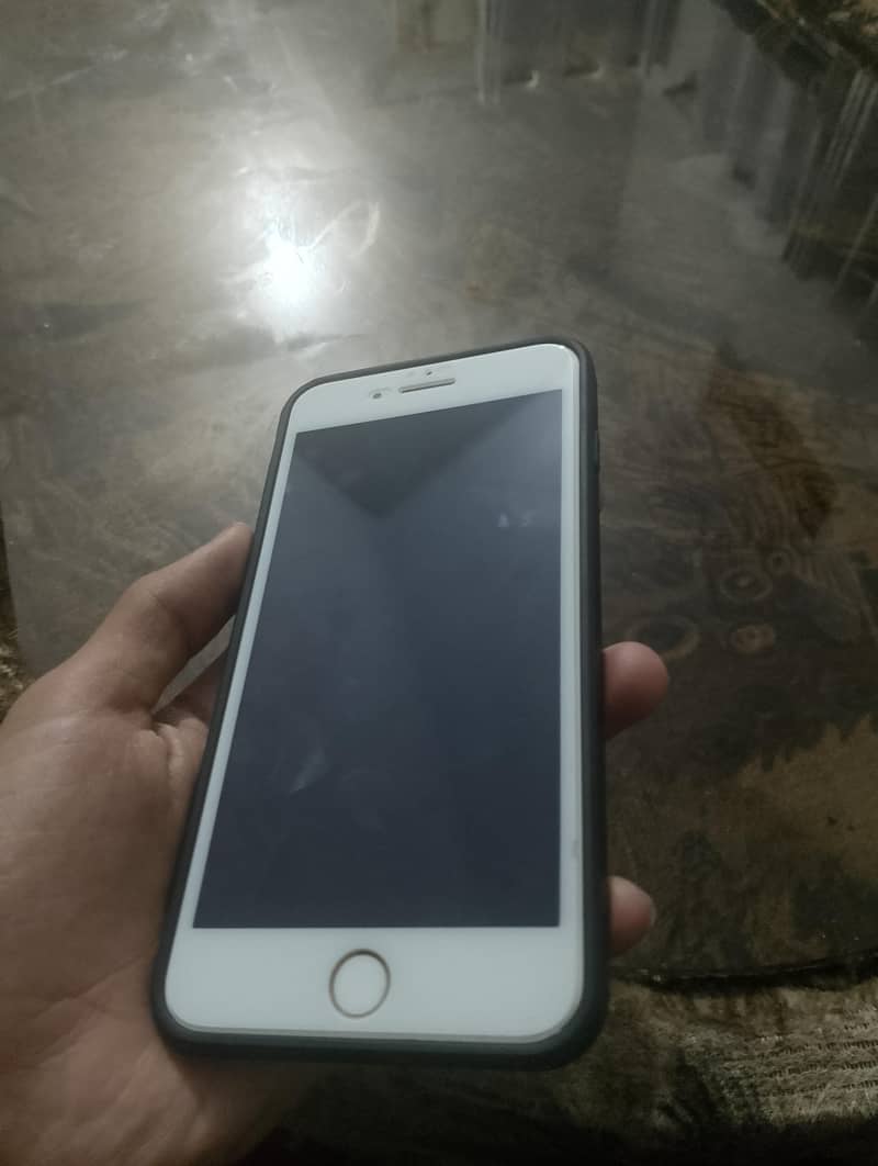 Apple iPhone 7+ 1