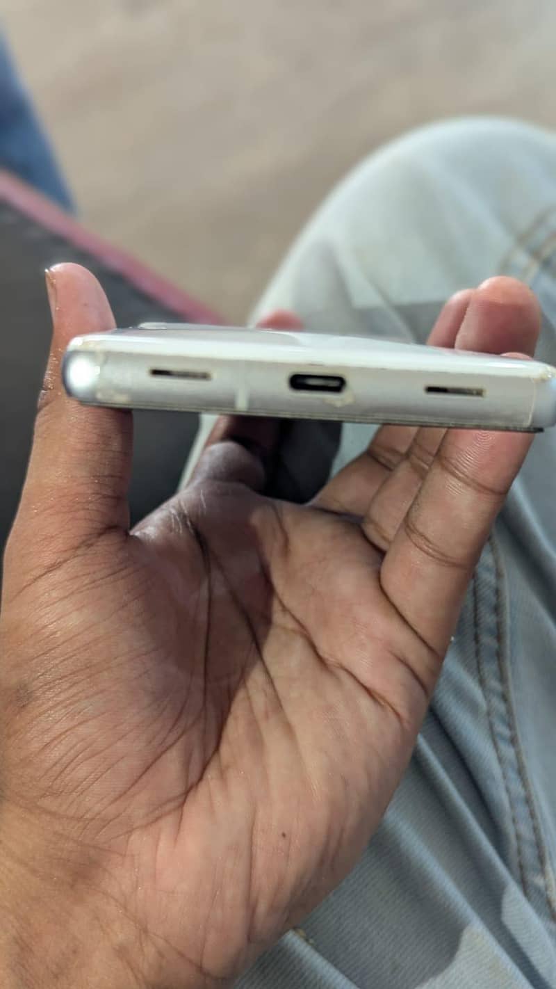 Google Pixel 7a 2