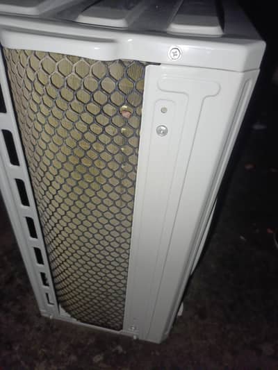 EcoStar 1 Ton Inverter AC – Like New