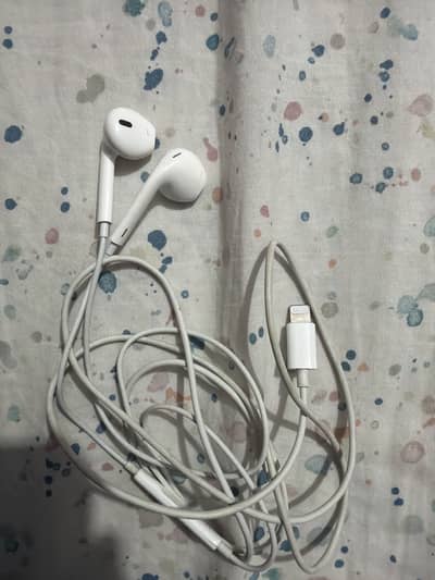 Original Apple EarPods (Lightning Connector) - 100% Genuine