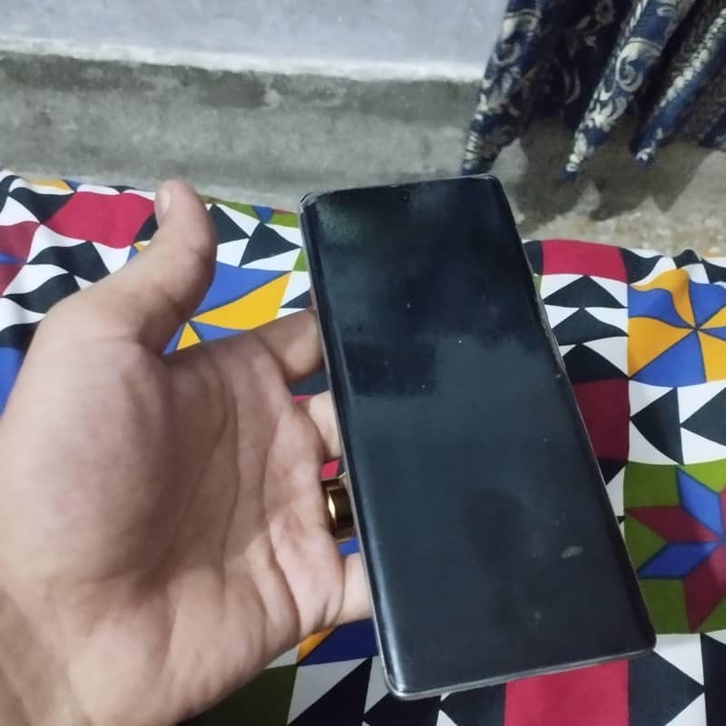 Tecno CAMON 40 Pro 1