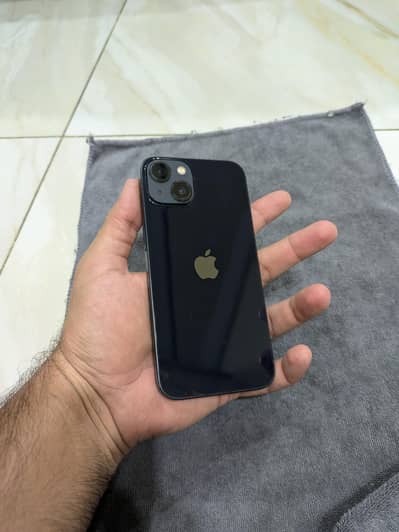 Apple iPhone 13