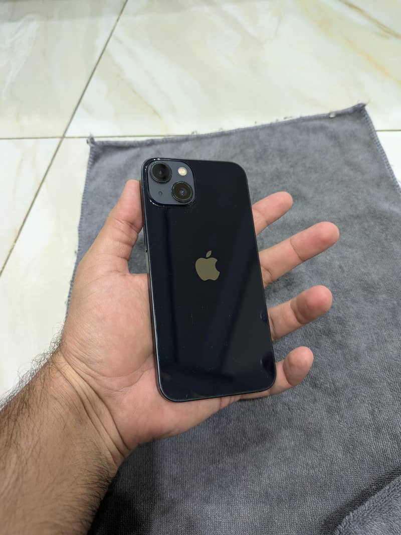 Apple iPhone 13 0