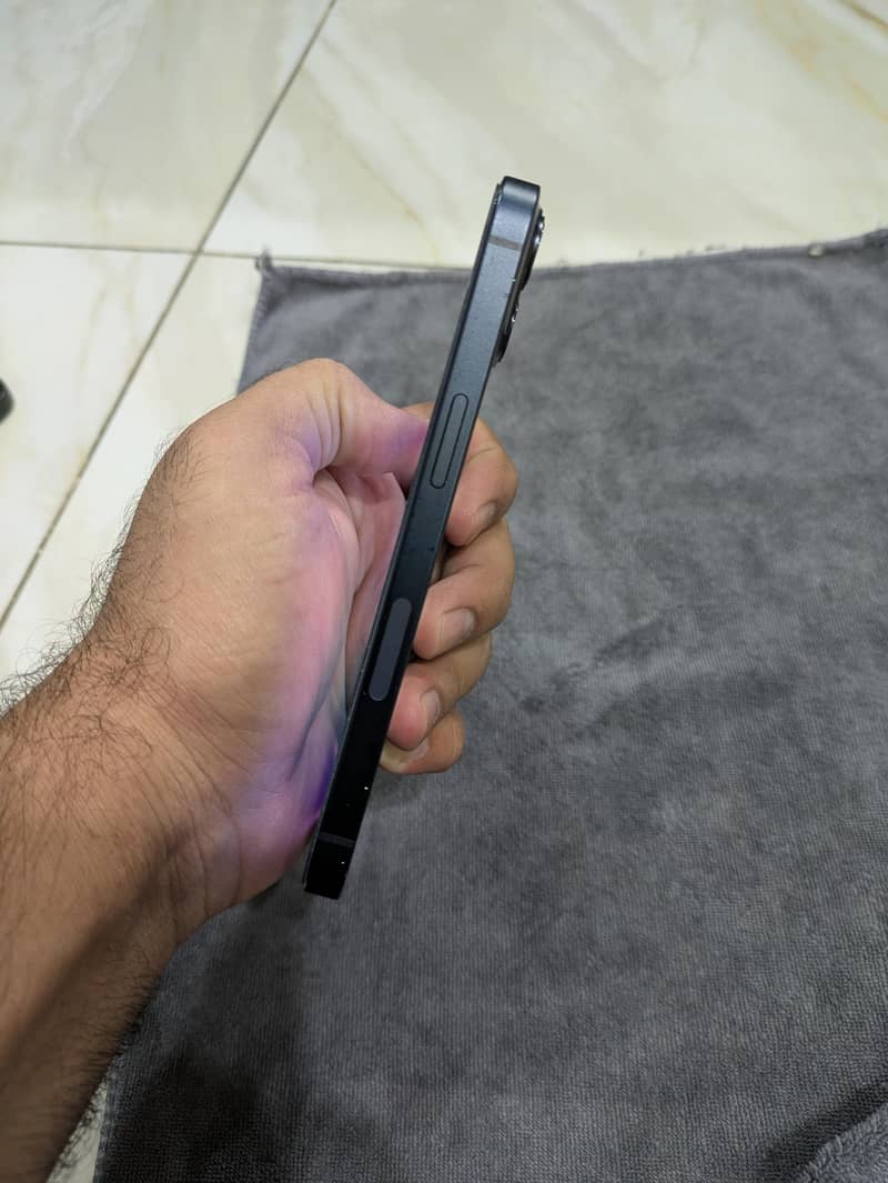 Apple iPhone 13 3
