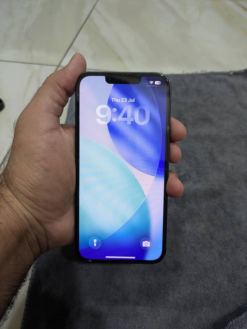 Apple iPhone 13 4