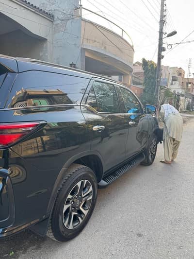Toyota Fortuner Legender 2022