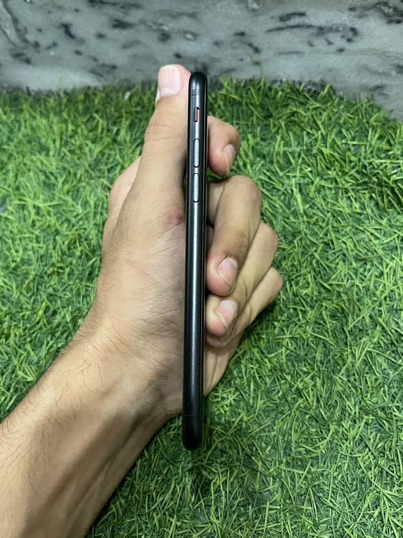 Apple iPhone 7 1