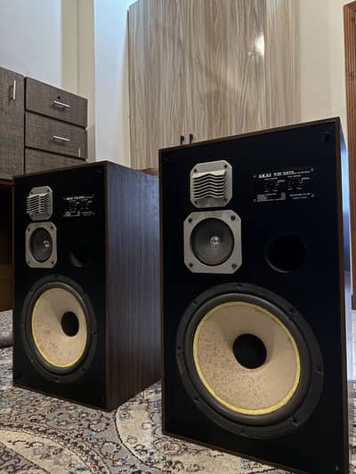 Original AKAI SW-157II 3-Way Speaker System for sale. Made in Japan