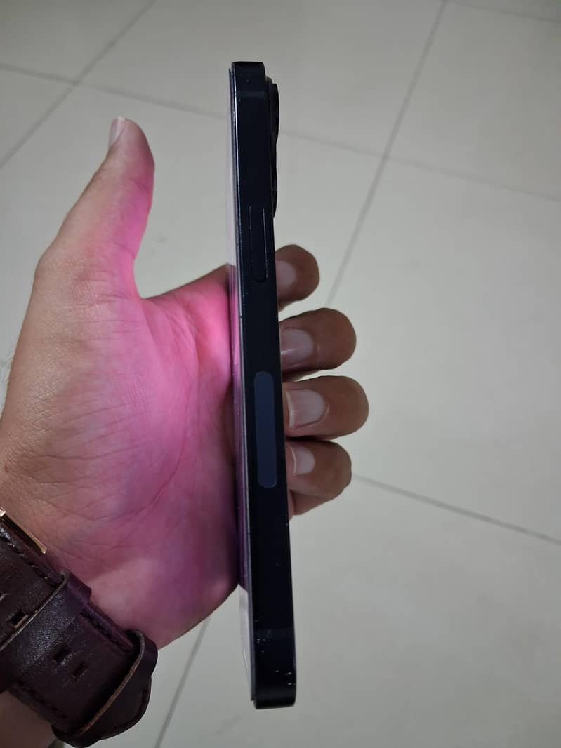 Apple iPhone 14 4