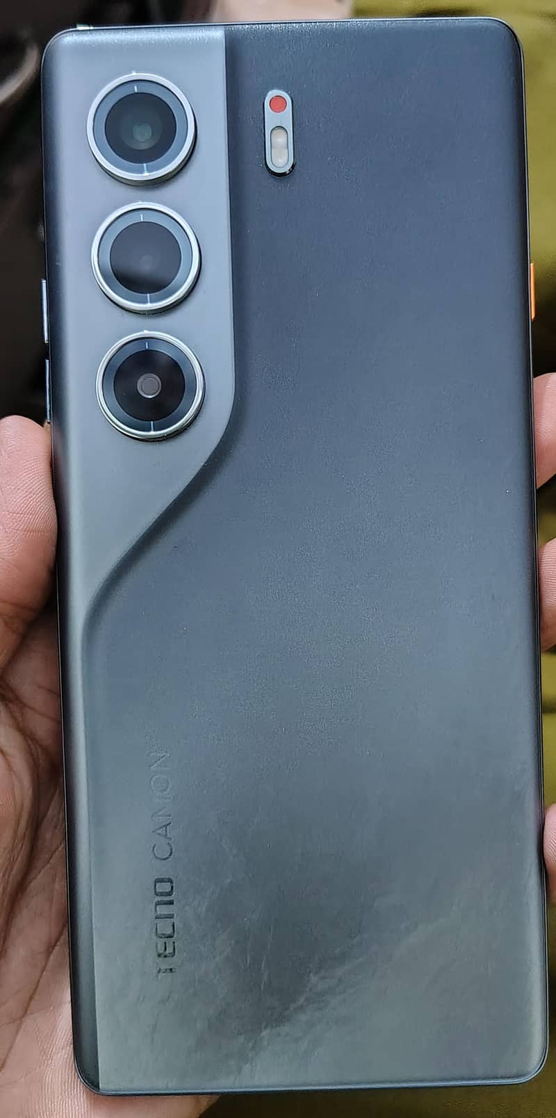 Tecno CAMON 40 Pro 1