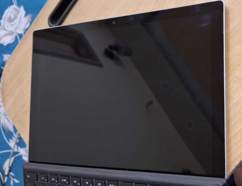 Microsoft Surface Pro 5 (TOUCH NOT WORKING) 5