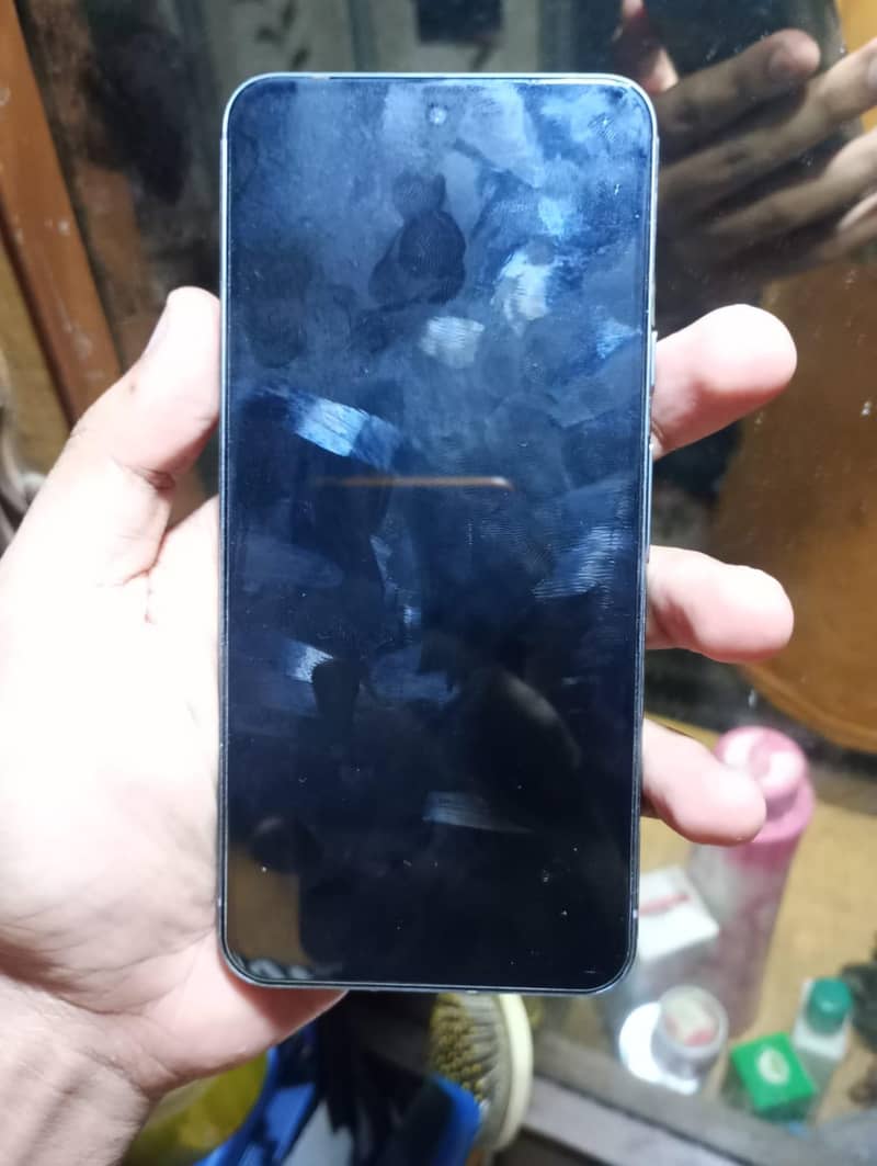 Google Pixel 8 4