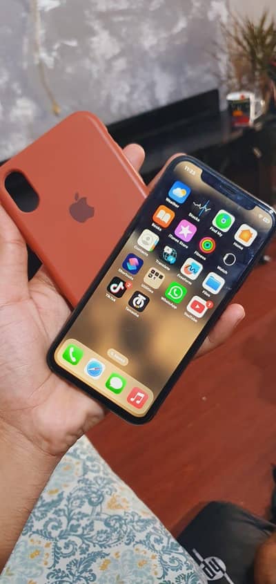 Apple iPhone X jv 64gb good condition just back brack