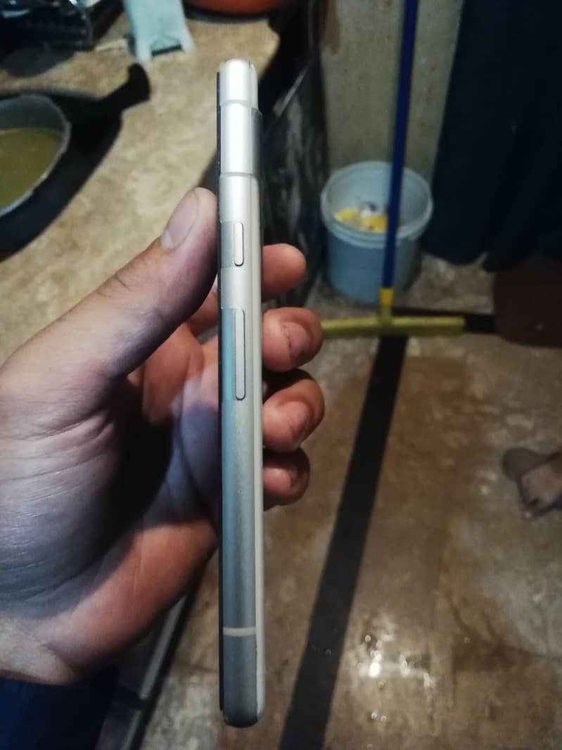 Google Pixel 7a 2