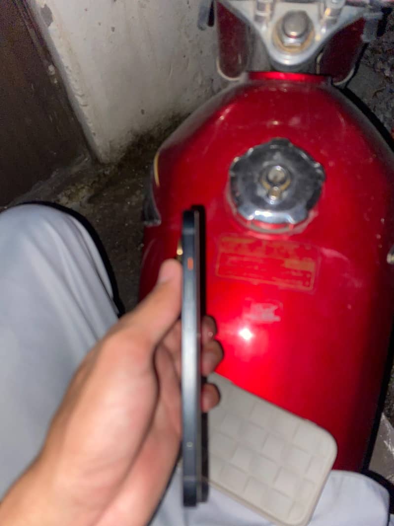 Apple iPhone 15 5