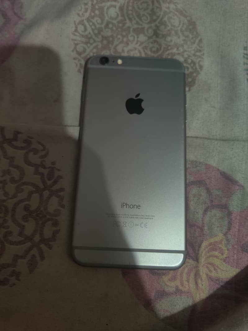 Apple iPhone 6 Plus 1