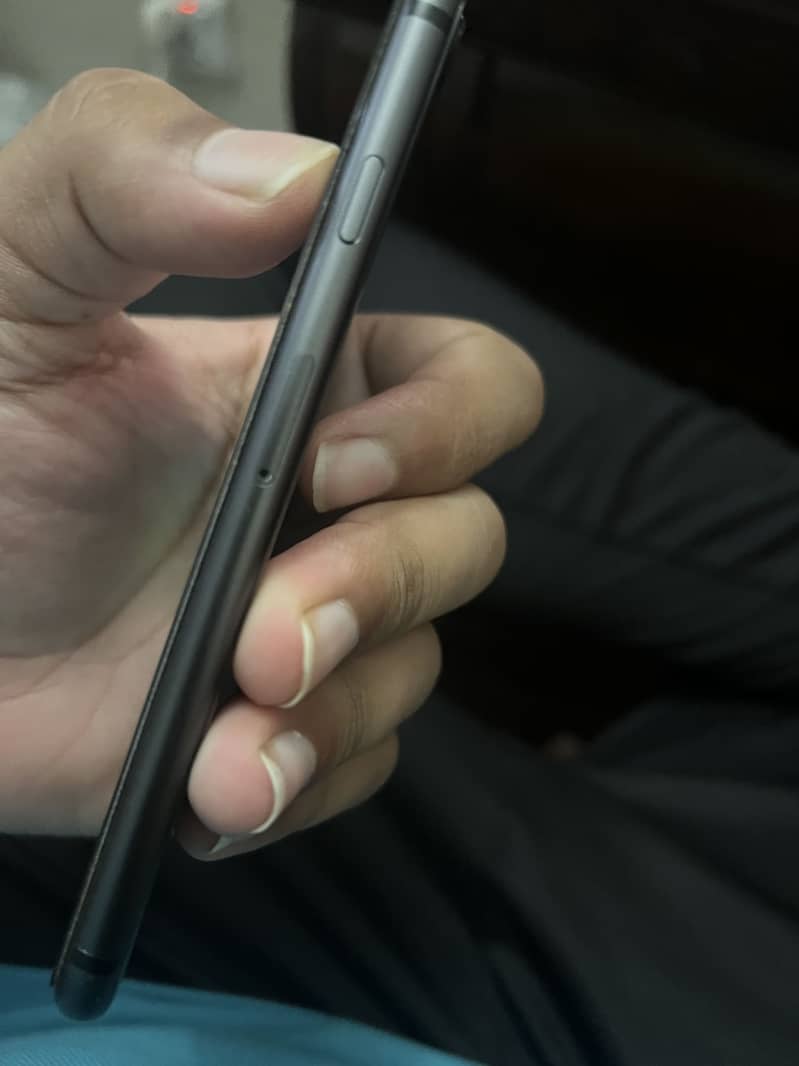 Apple iPhone 8 5