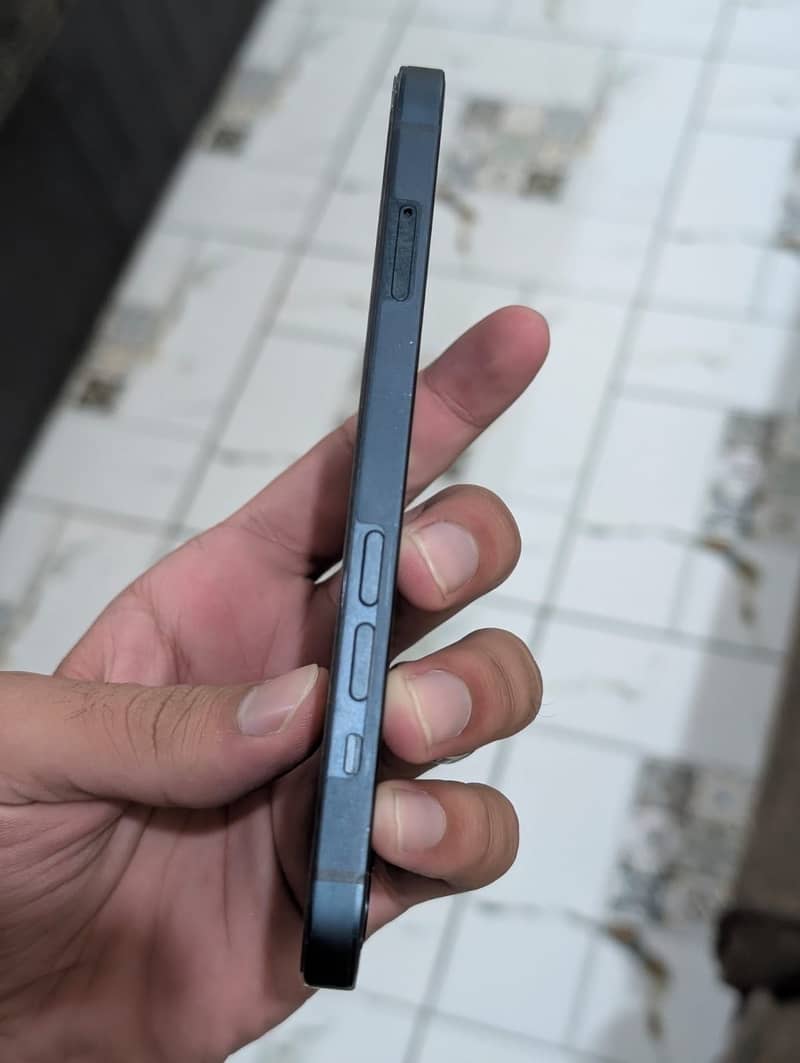 Apple iPhone 13 3