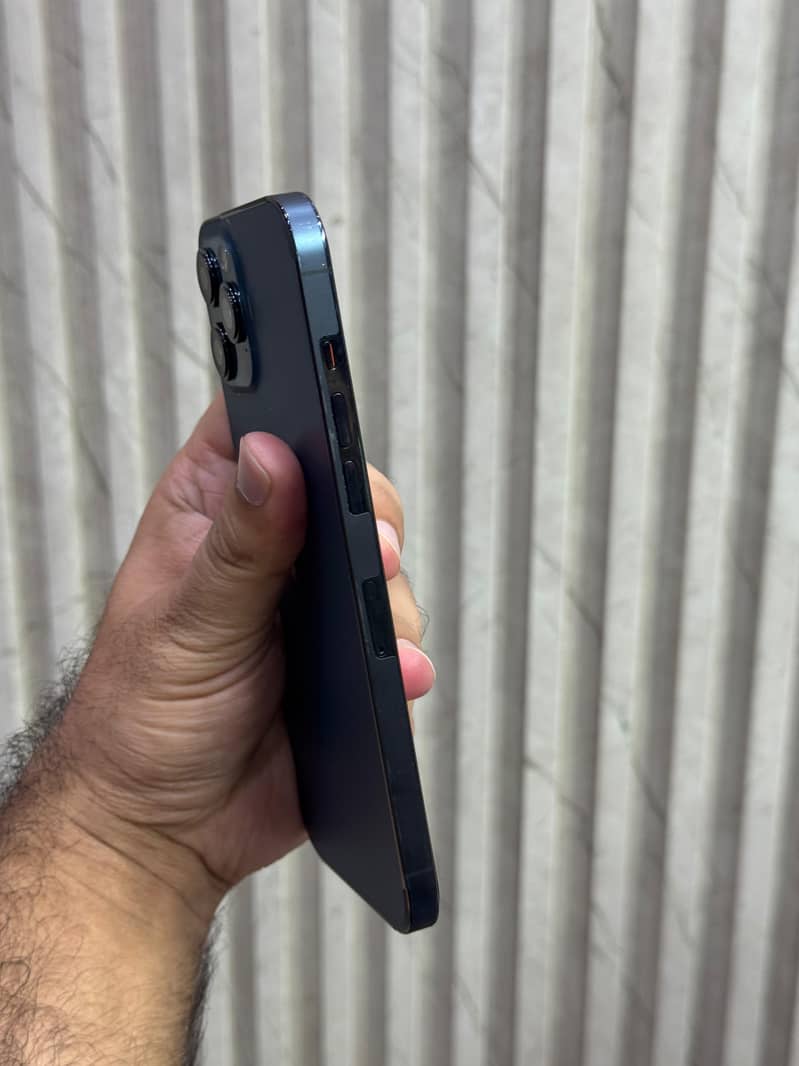 Apple iPhone 12 Pro Max 2