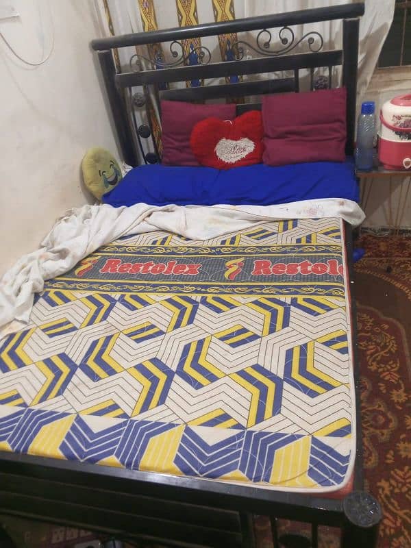 single bed +mattress +dressing table 3