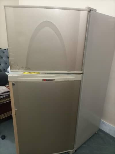 Dawlance frige medium size for sale