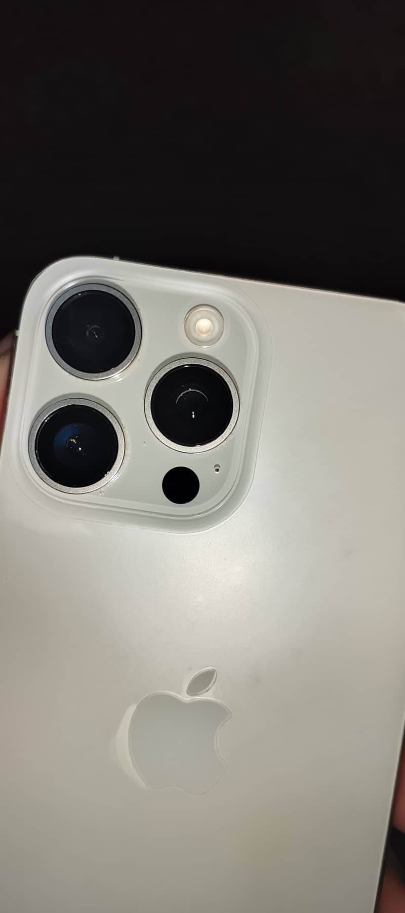 Apple iPhone 15 Pro Max 7