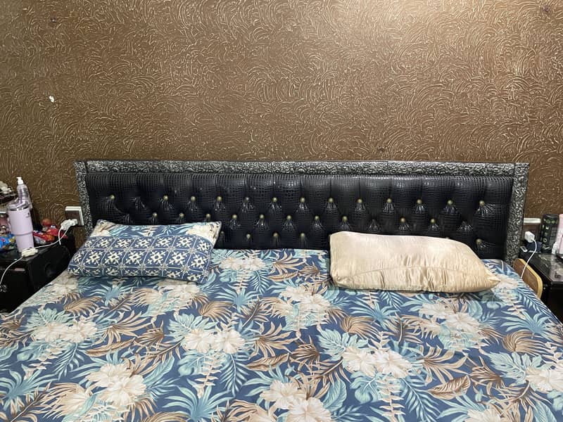 Selling bed 0