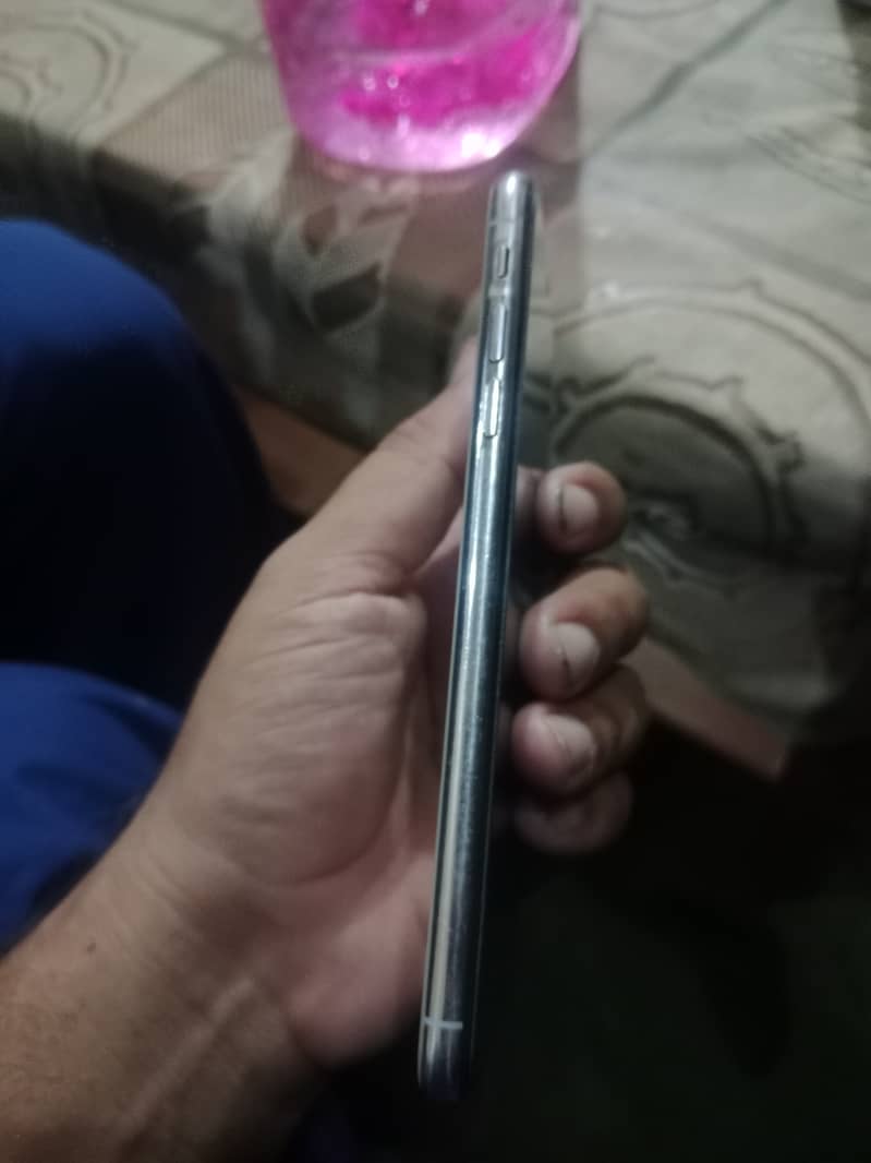 Apple iPhone XS Max 2