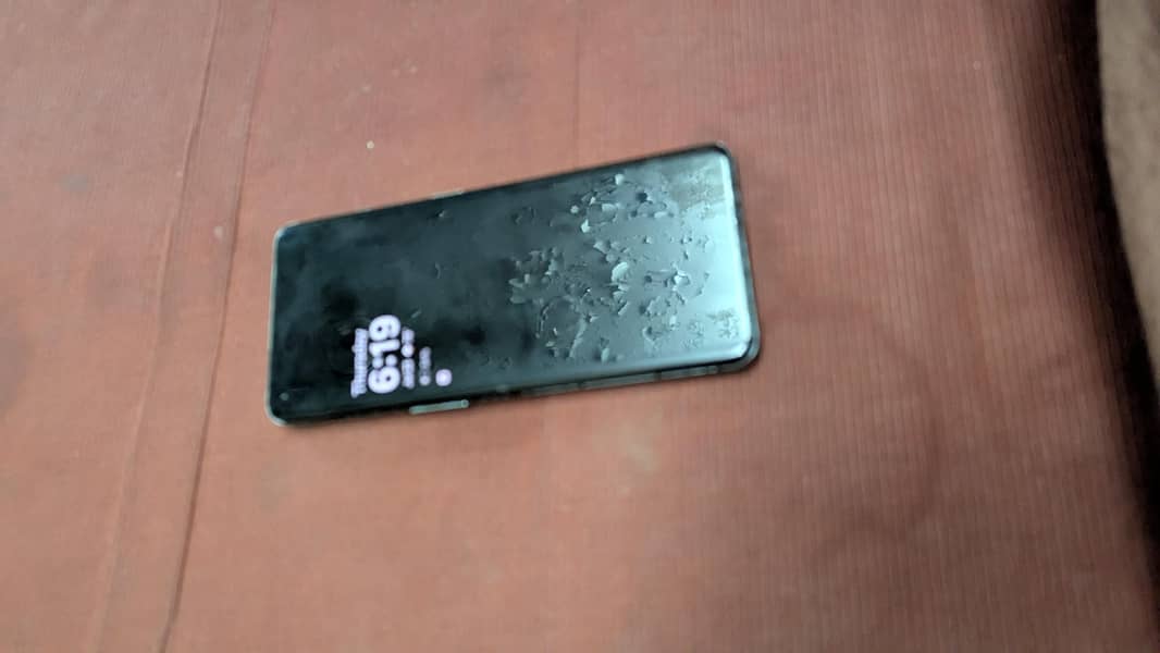 One Plus 10 Pro 4