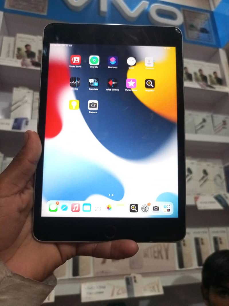 Apple mini 4 tab 0