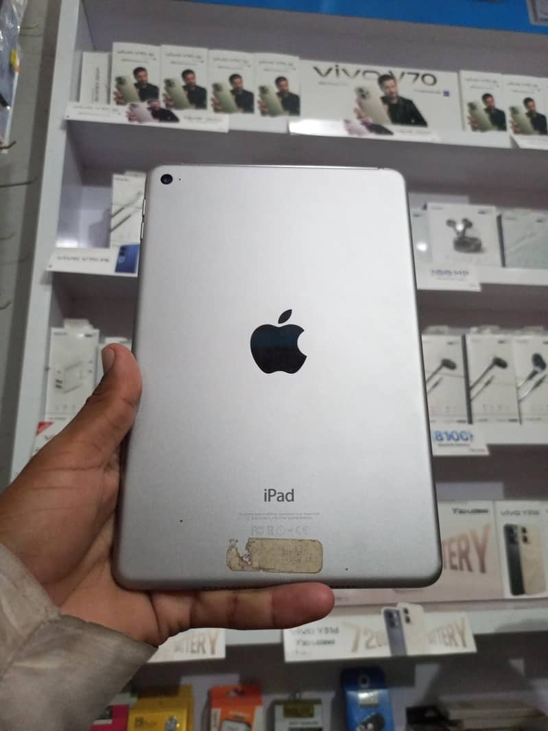 Apple mini 4 tab 1