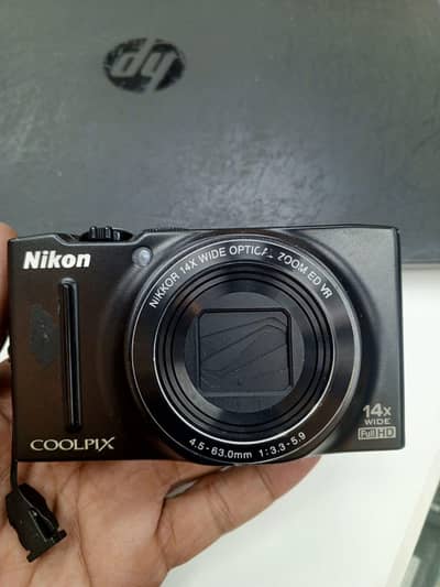Nikon Coolpix s8200