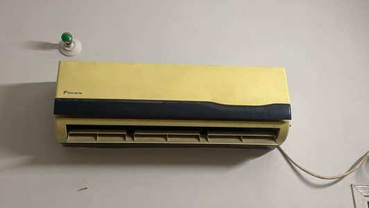 AMERICAN DAIKIN A. C 1.5 TON