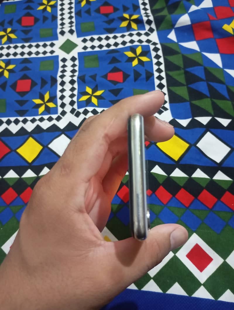 Apple iPhone X 3