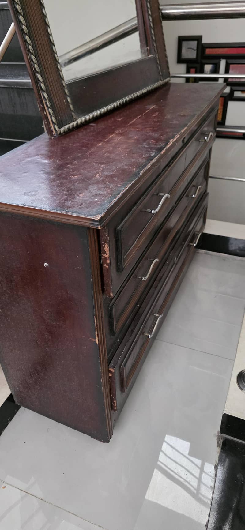 Dressing table with Mirror 2