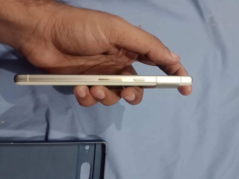 Google pixel 7 4