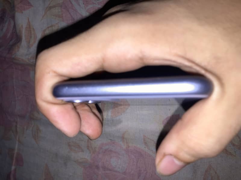 Apple iPhone 11 0