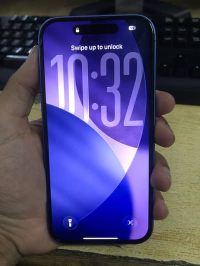 Apple iPhone 16