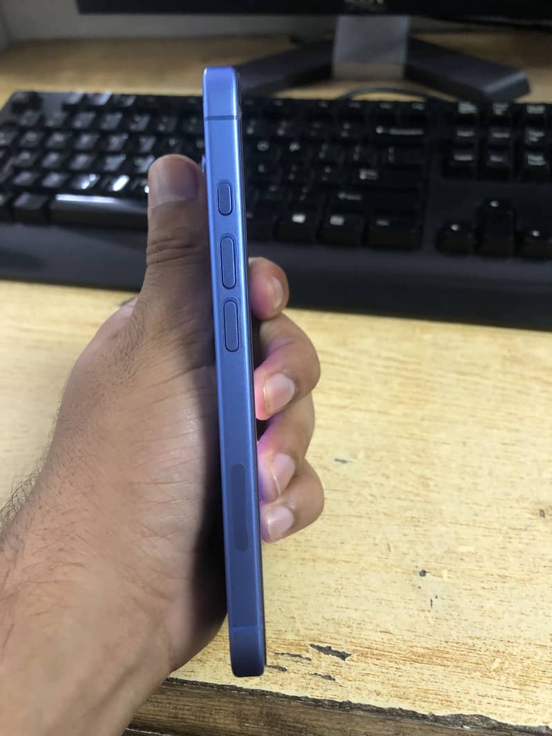 Apple iPhone 16 1