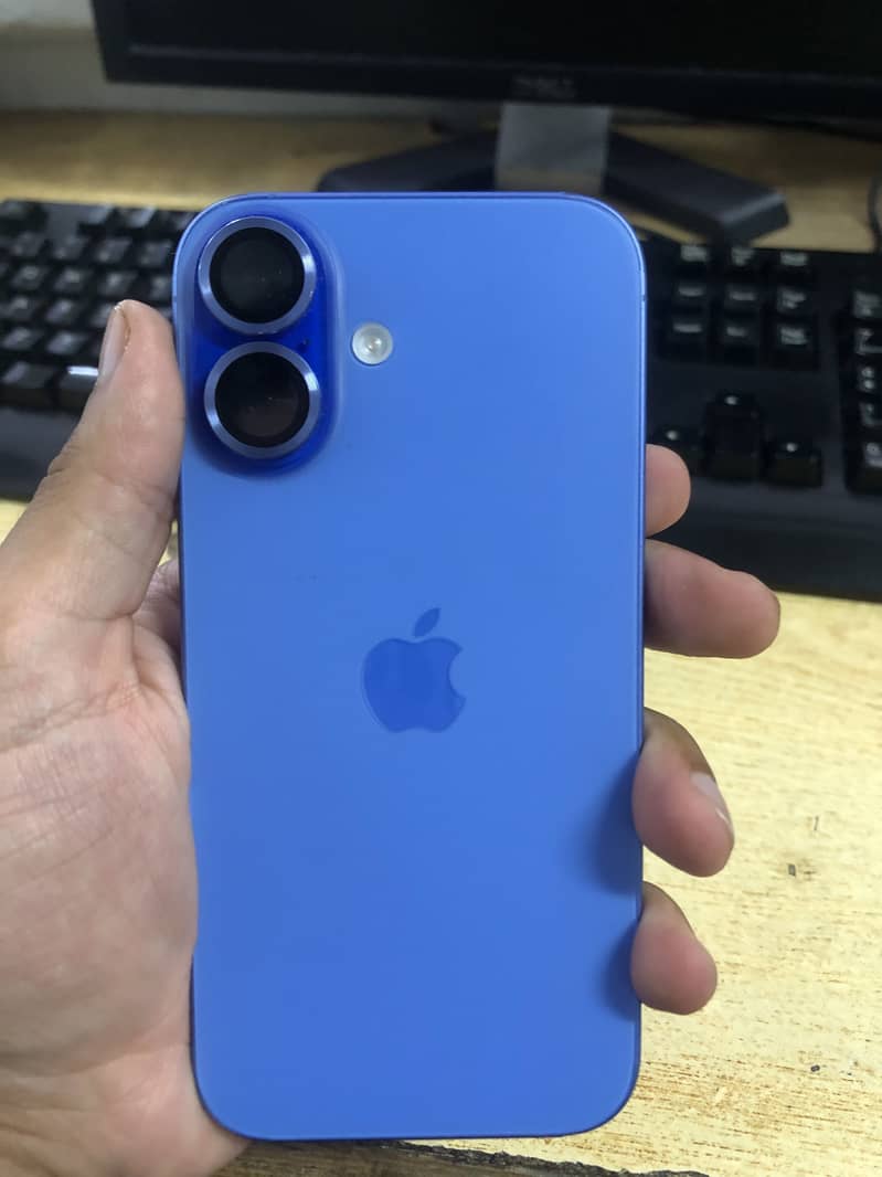 Apple iPhone 16 5