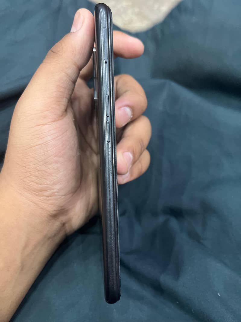 OPPO A76 1