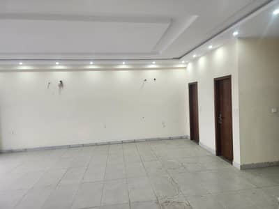 Vip 2200 office space for rent in model town link road