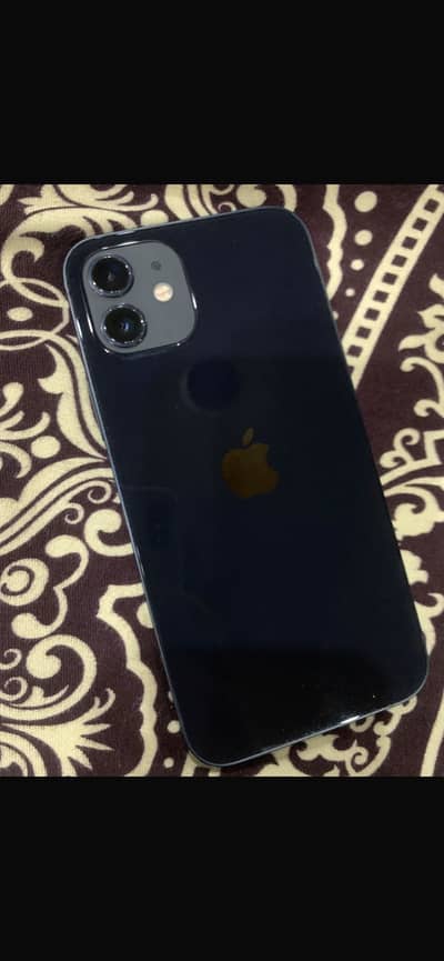 Iphone 12 10/10 condition