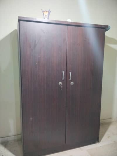 Almari mini fridge