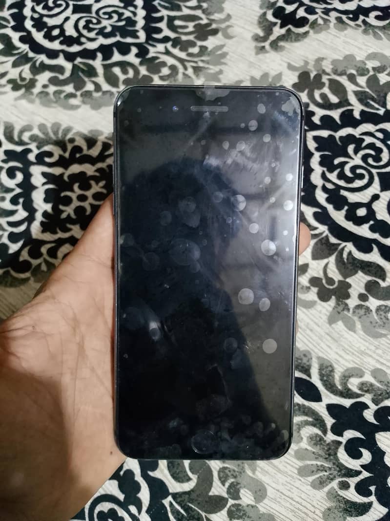 Apple iPhone 8 Plus 1