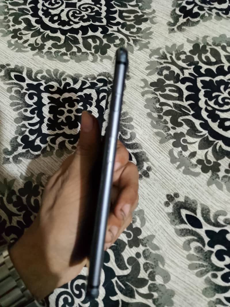 Apple iPhone 8 Plus 2