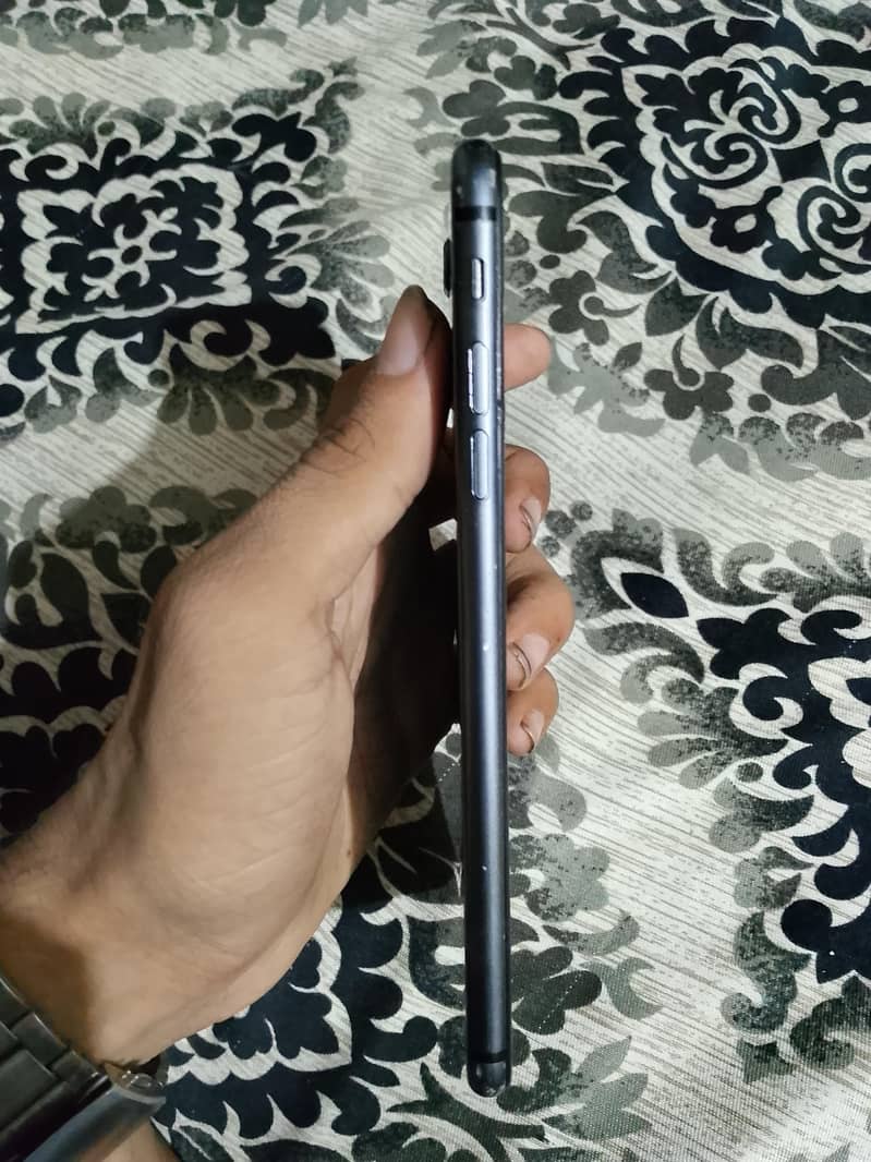 Apple iPhone 8 Plus 5